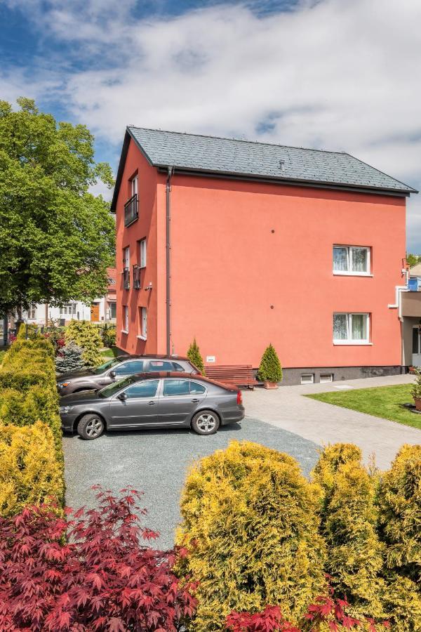 Elendris - Ubytovani U Kostela Brünn Exterior foto