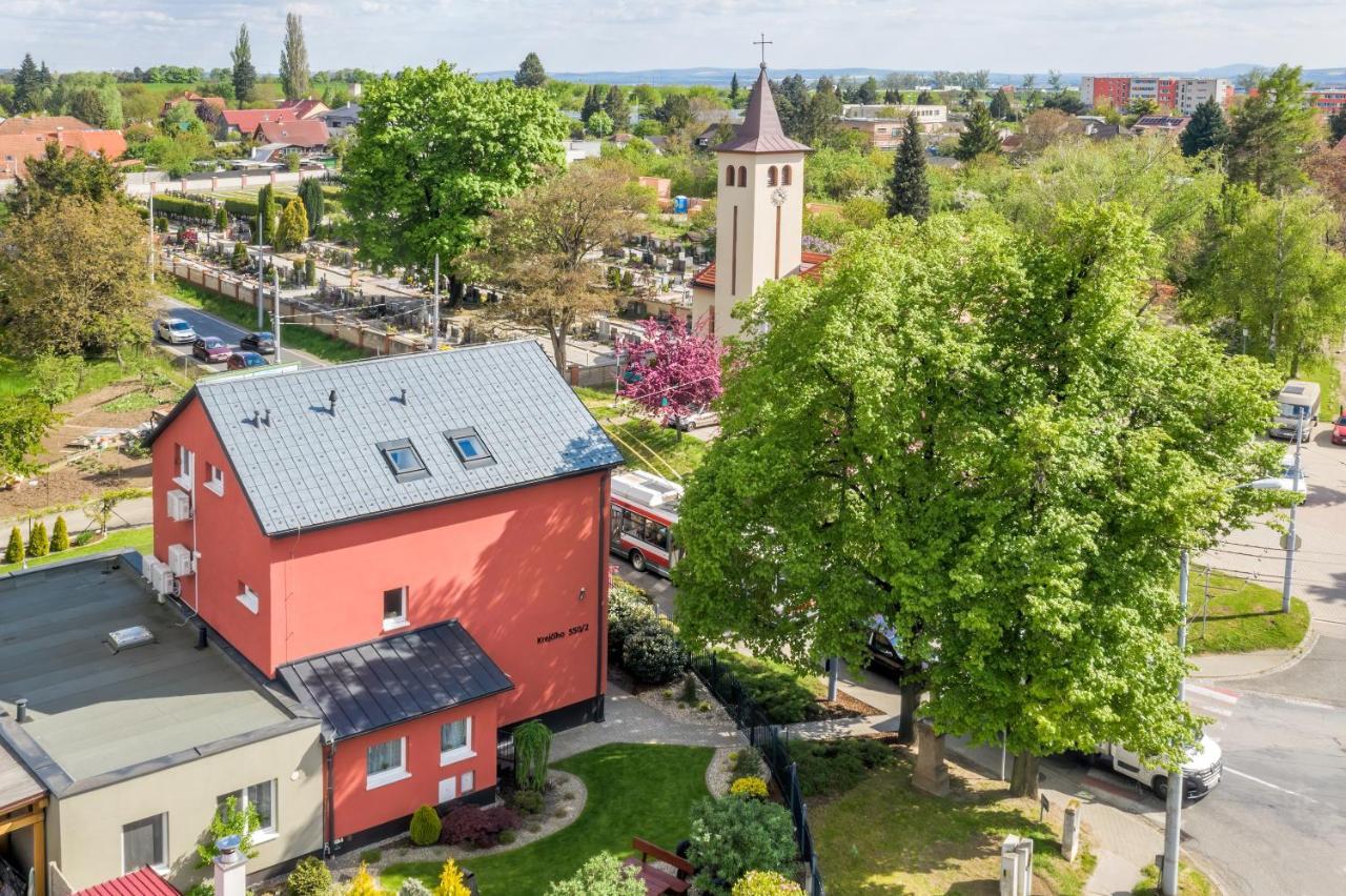 Elendris - Ubytovani U Kostela Brünn Exterior foto